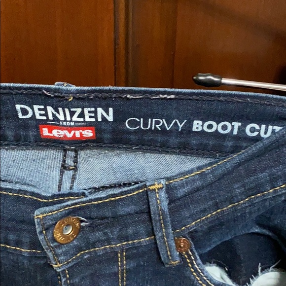 Levi’s - Picture 2 of 6